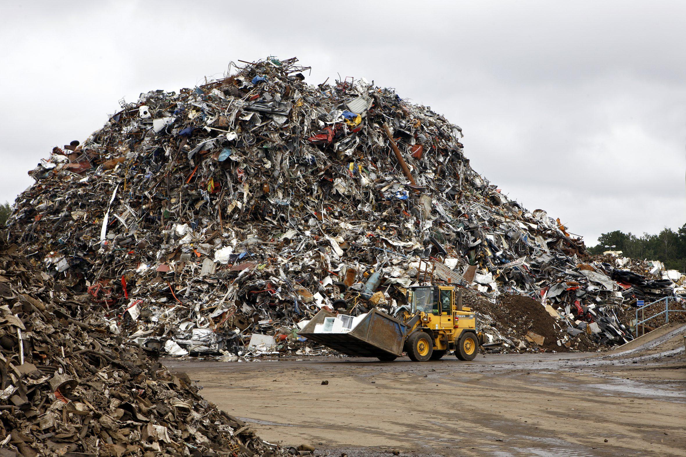 Накопление промышленных отходов. Бытовые и промышленные отходы. Твердые отходы. Утилизация твердых бытовых отходов. Бытовые ипромышленые отходы.
